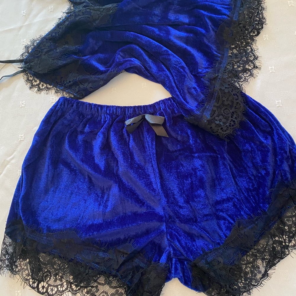 Lace Trim Velvet Cami With Shorts